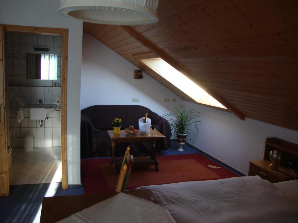 Mettenberger Hof - Pension Grafenhausen Δωμάτιο φωτογραφία